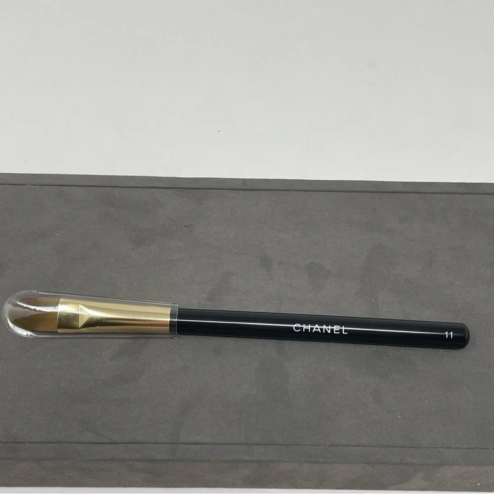 Chanel #11 Concealer Make Up Brush NEW